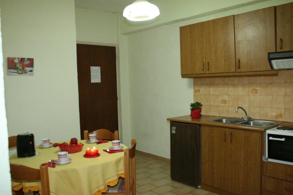Blue Bay Apartments Hersonissos  Bagian luar foto