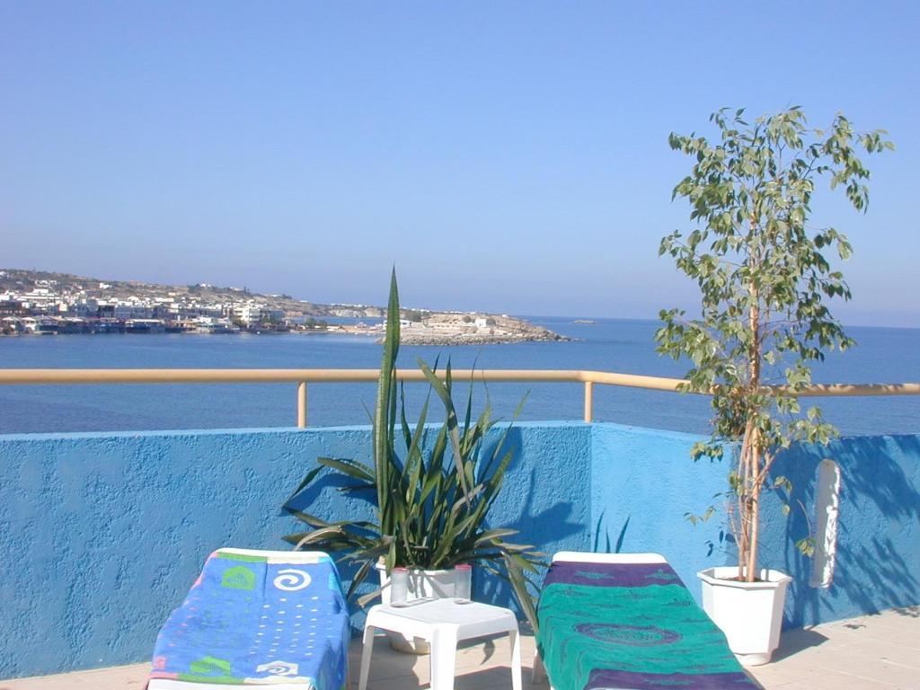 Blue Bay Apartments Hersonissos  Bagian luar foto
