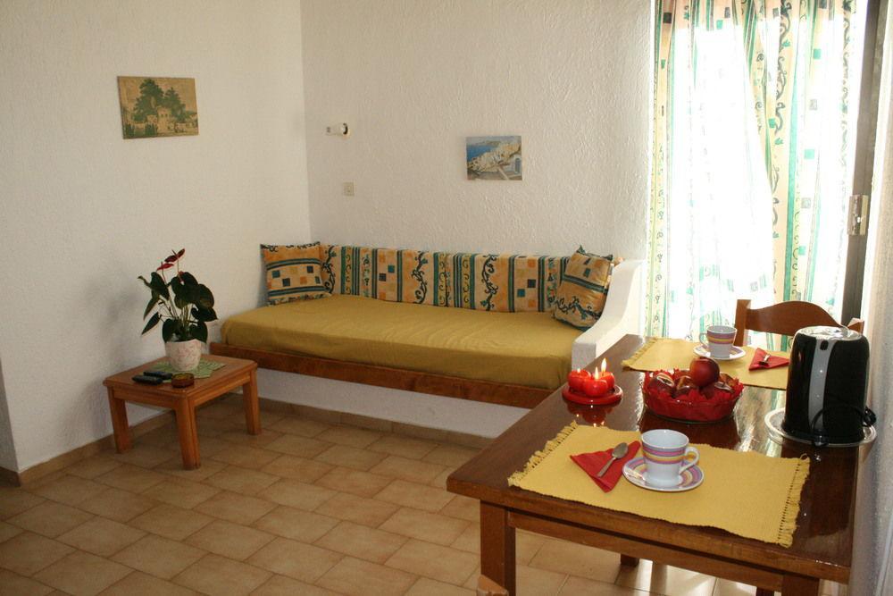 Blue Bay Apartments Hersonissos  Bagian luar foto